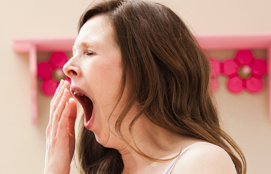 О чем говорит частая зевота: 5 скрытых причин, которые замалчивают врачи