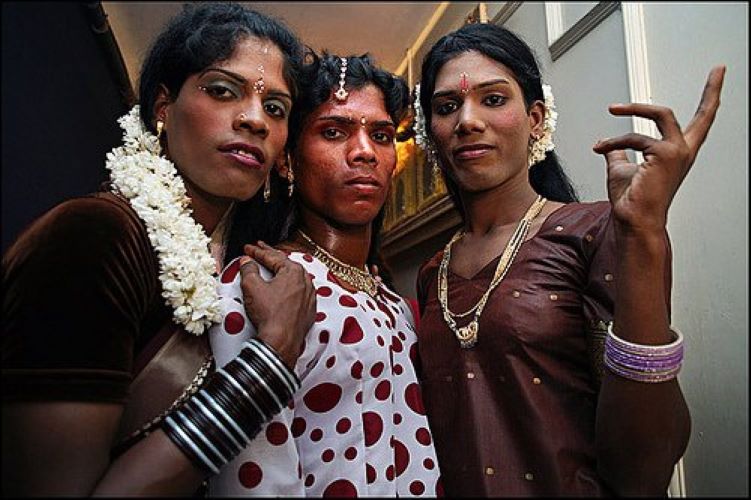 Не мужчины и не женщины: пикантная правда об индийской касте неприкасаемых